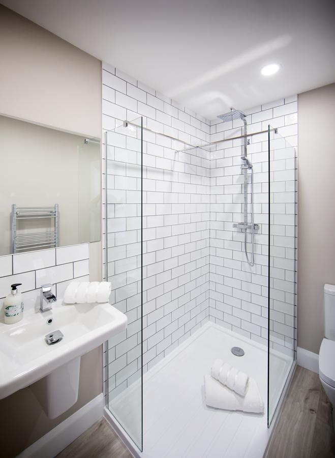 Darlington Arms Otel Redhill  Dış mekan fotoğraf